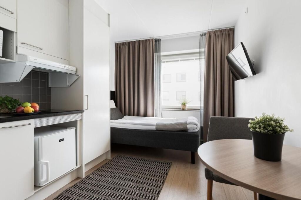 Forenom Hotels & Apartments Flemingsberg - 10min from Älvsjö