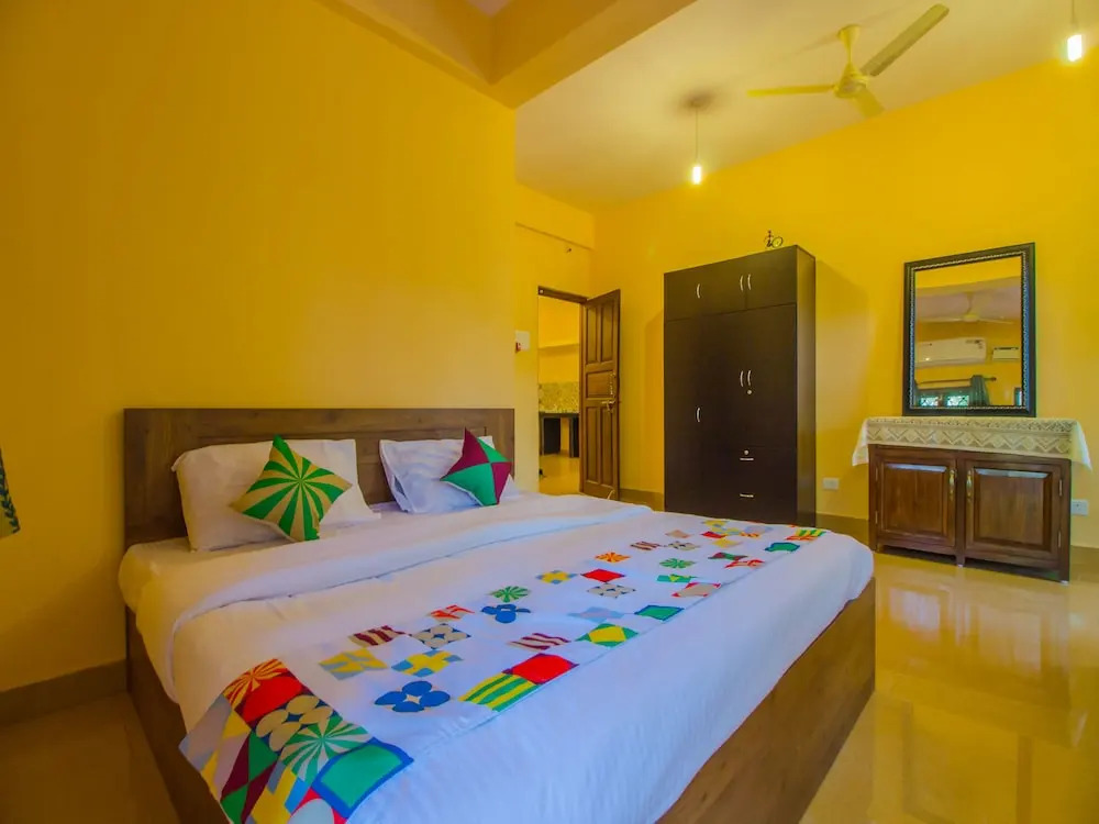 OYO 12998 Home Modern 2BHK Merces