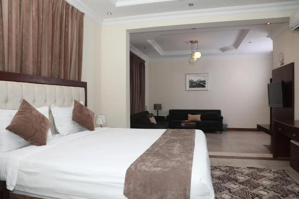 Samaya Suites