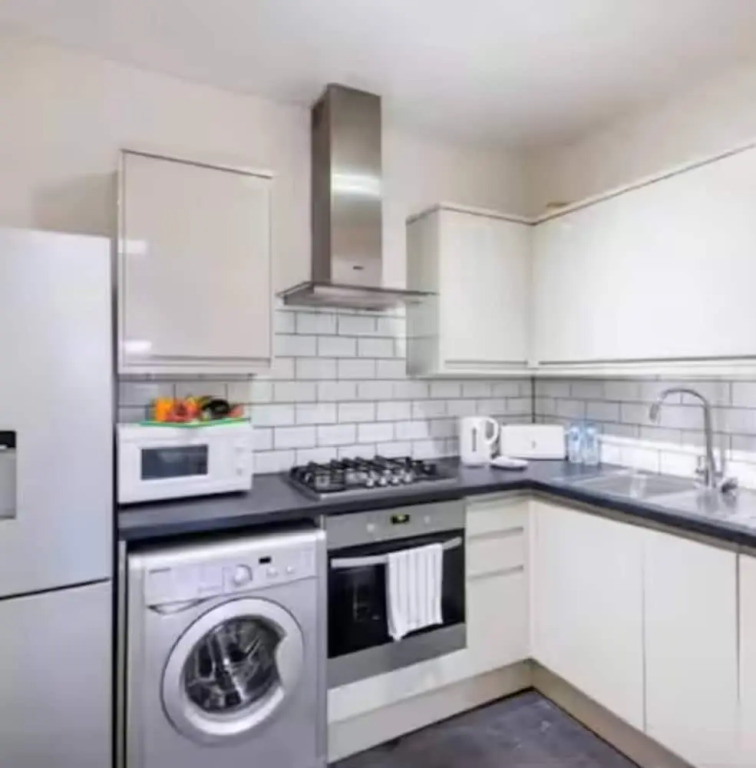 Bright & Lush 2 Bed Apartment