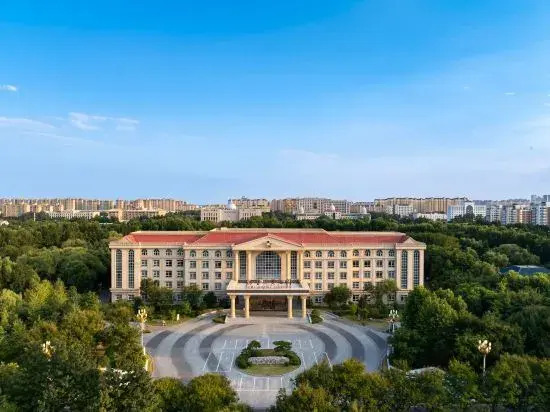 Hebi Yingbin Garden Hotel (Hebi East High-speed Railway Station)