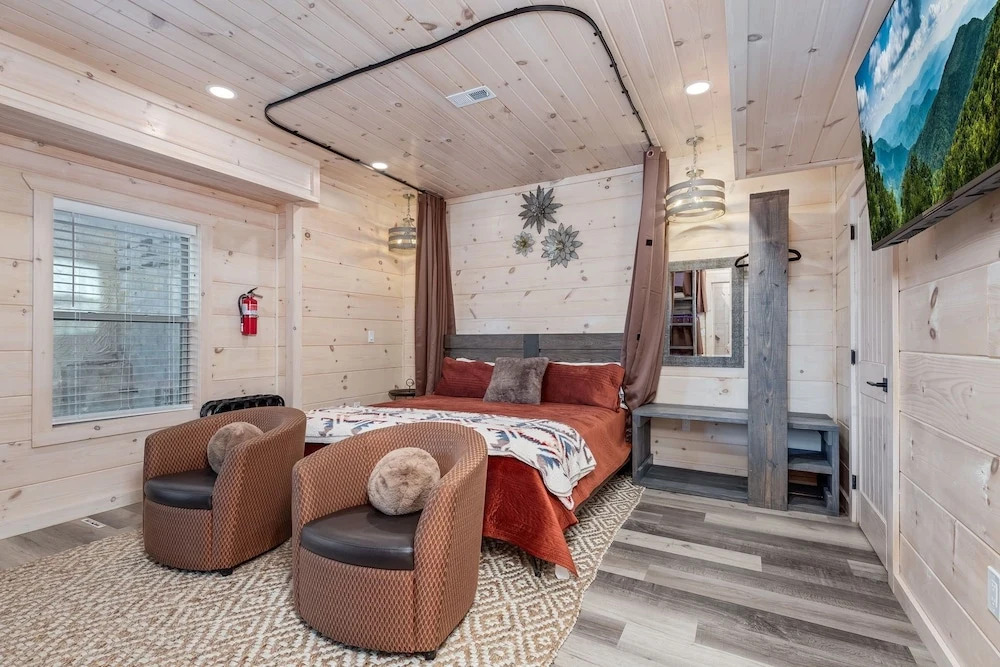 Abide 3 Bedroom Cabin by RedAwning