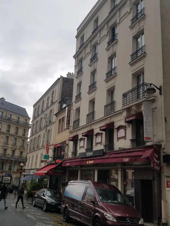Hôtel De La Perdrix Rouge