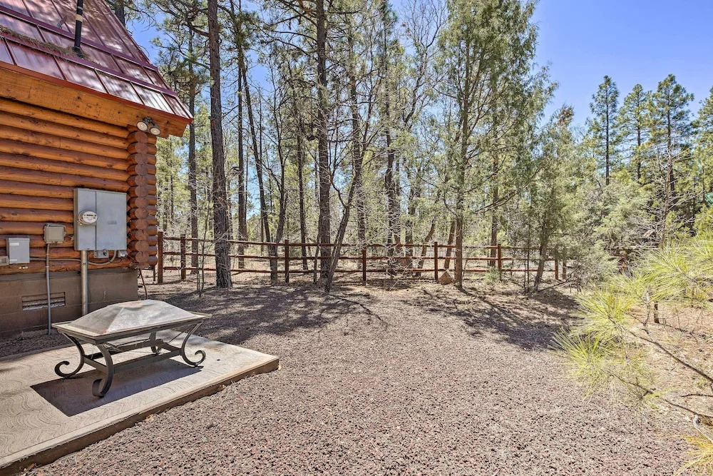 2-acre Cabin in Pinetop-lakeside w/ Fenced Yard
