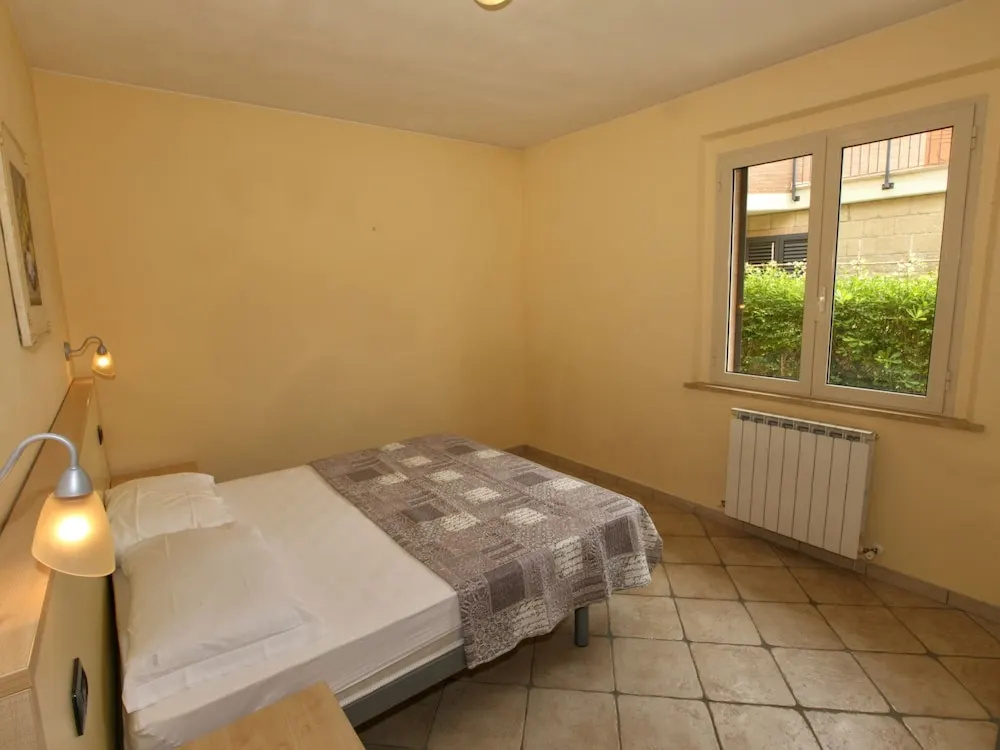 Apartment with Pool near Sea