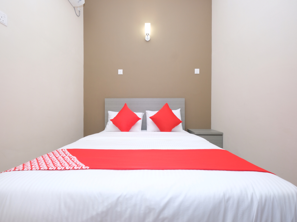 Super OYO 43935 Mancalin Hotel