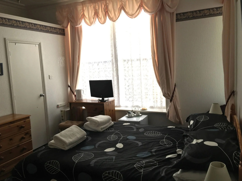 The Carlton Lodge
