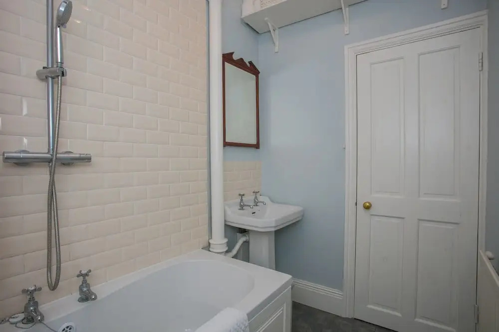 1 Bedroom Flat Close To Victoria Station