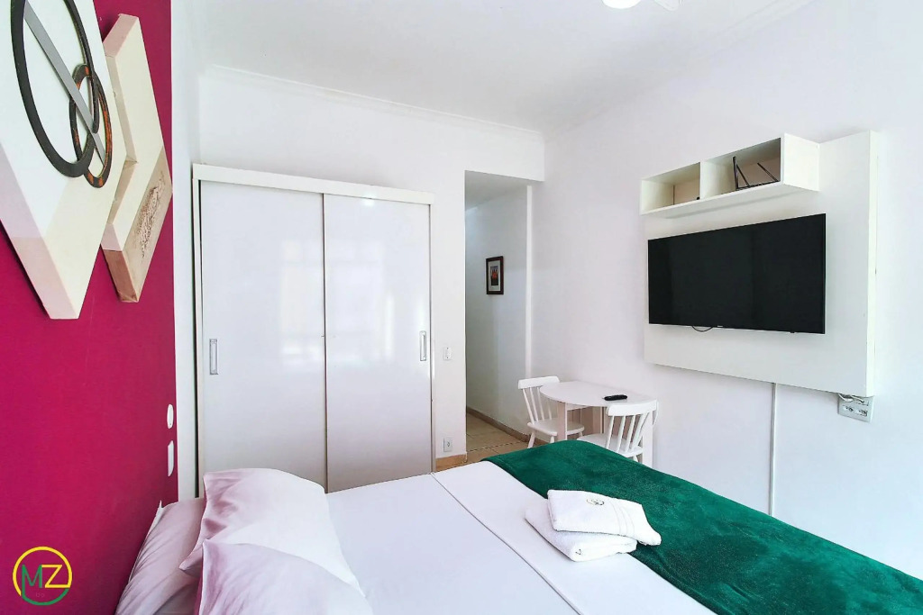 Studio economico com vista para o mar no posto 2 em Copacabana!