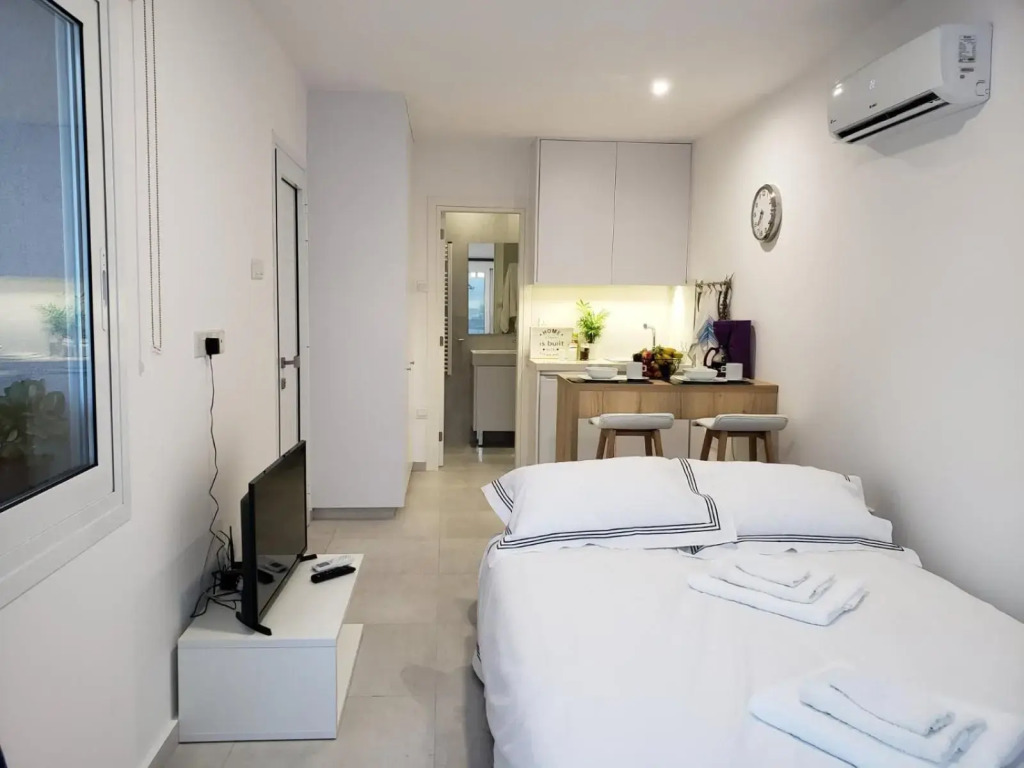 Modern & Cozy Studio w/ Backyard Near City Center