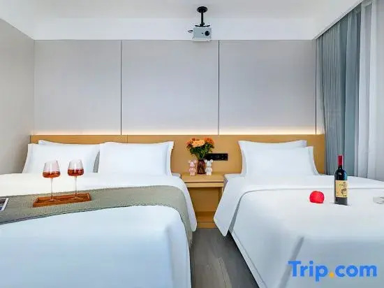 Yingman Hotel (Chongqing East Station Changshengqiao Light Rail Station)