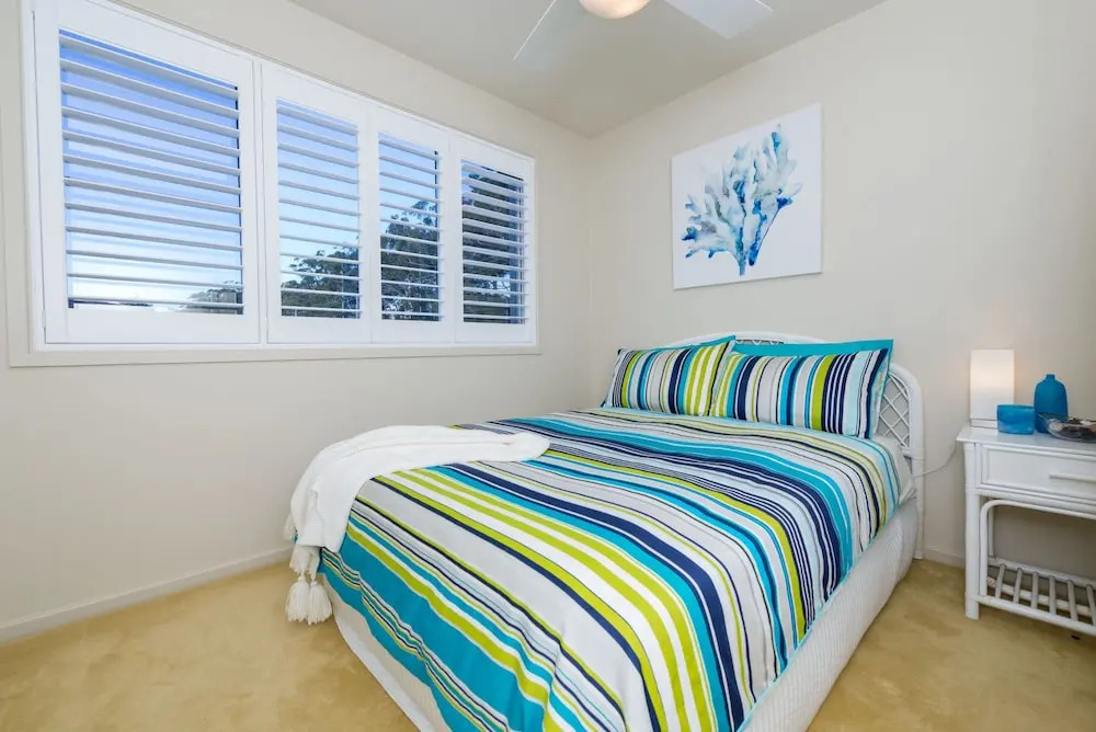 Waterfront Wonderland 41 Foreshore Dr stunning house with a lift linen Wi Fi and ducted air conditioning