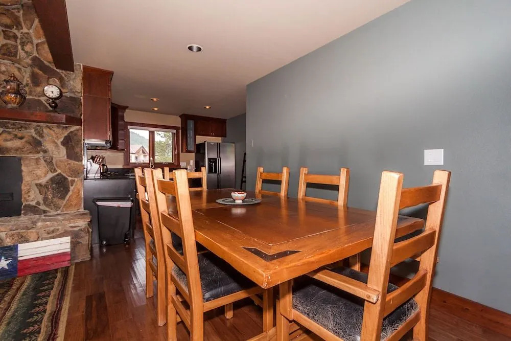 67 W Hanson Home - 3 Br Home