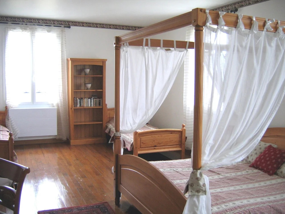 La Maison Jaune