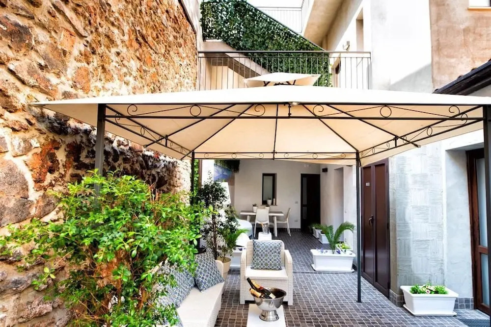 Catania Rooms