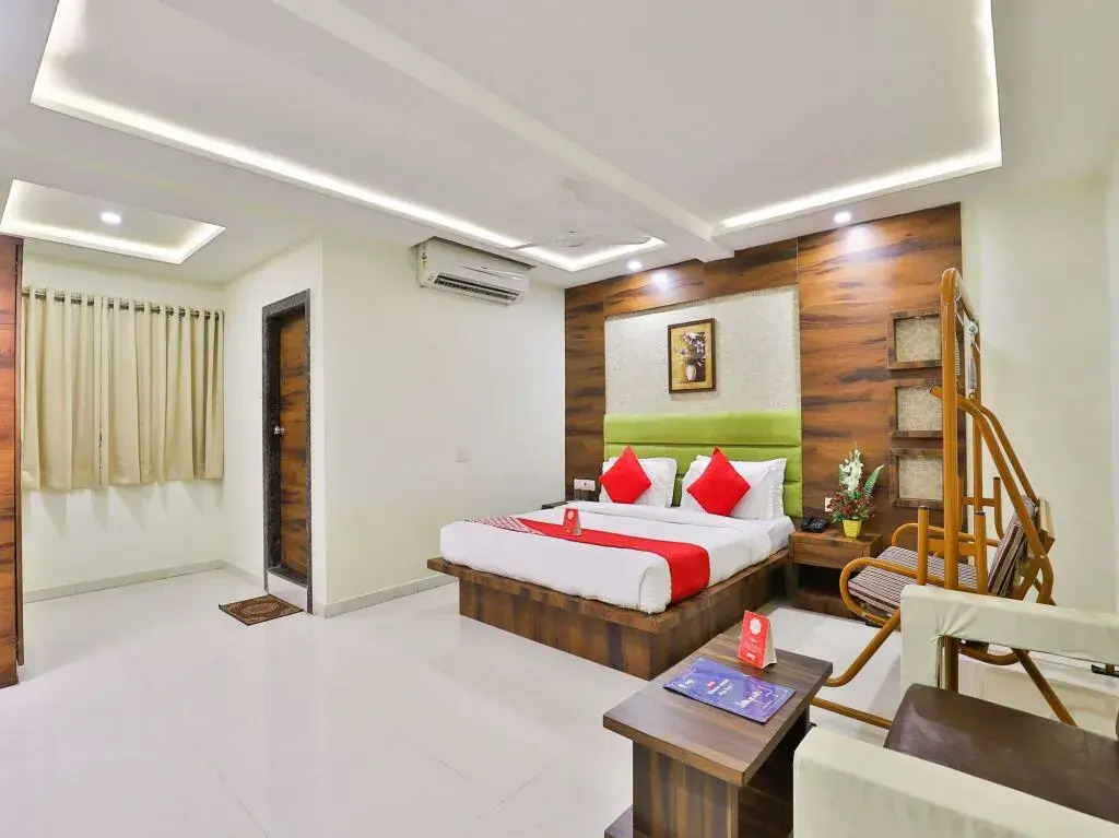 Ratna Palace Hotel