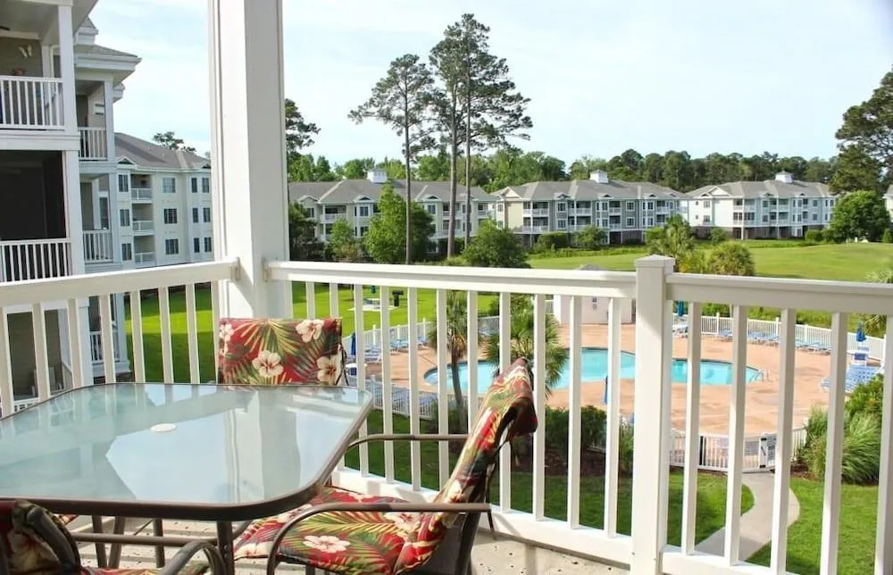 Luxurious Golf Villa Near Broadway at the Beach