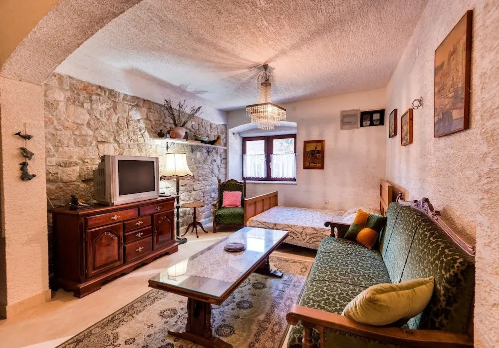 Land - 100m From the sea - A2