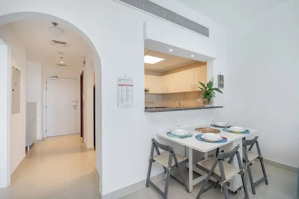 Modern 1-bed With Scenic Golf Course View