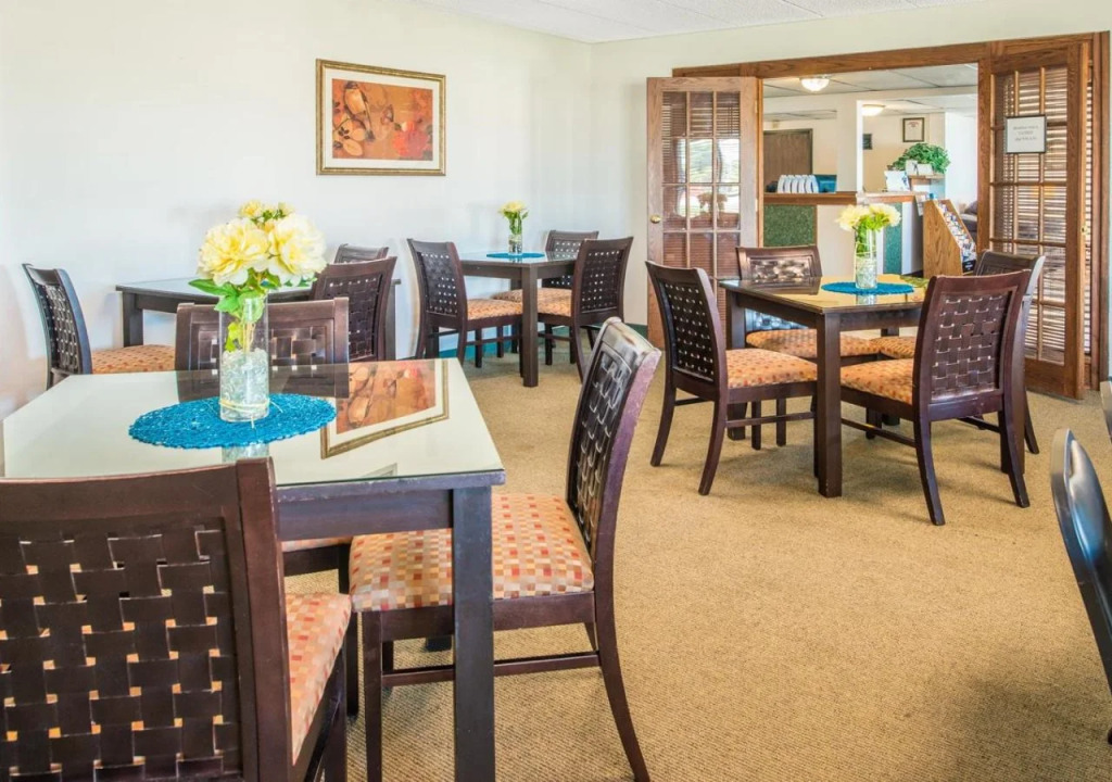 Sunset Inn & Suites