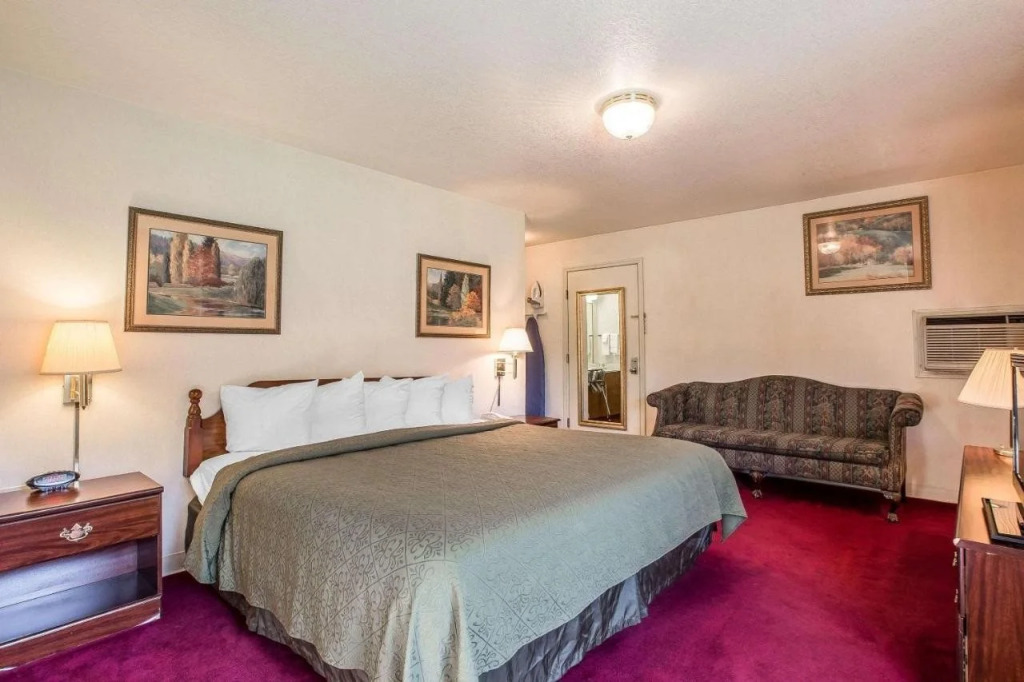 Quality Inn & Suites Mt Chalet
