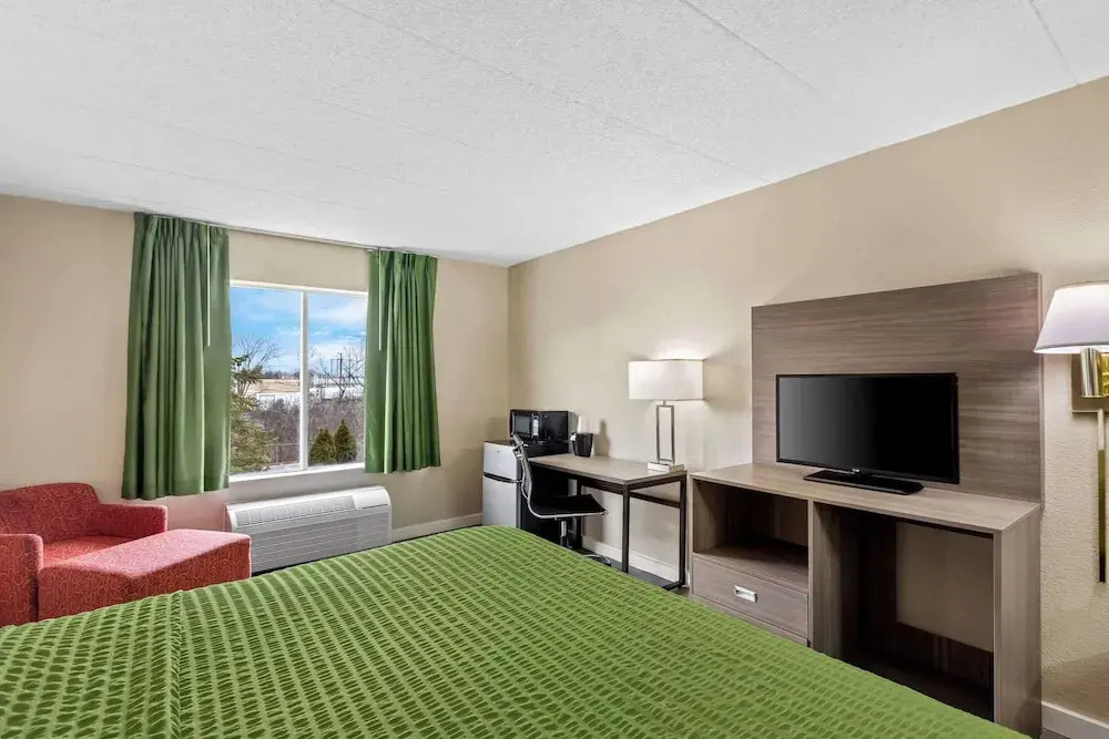 Super 8 Willowbrook
