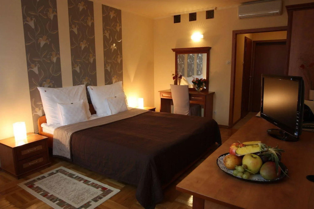 Dóm Hotel