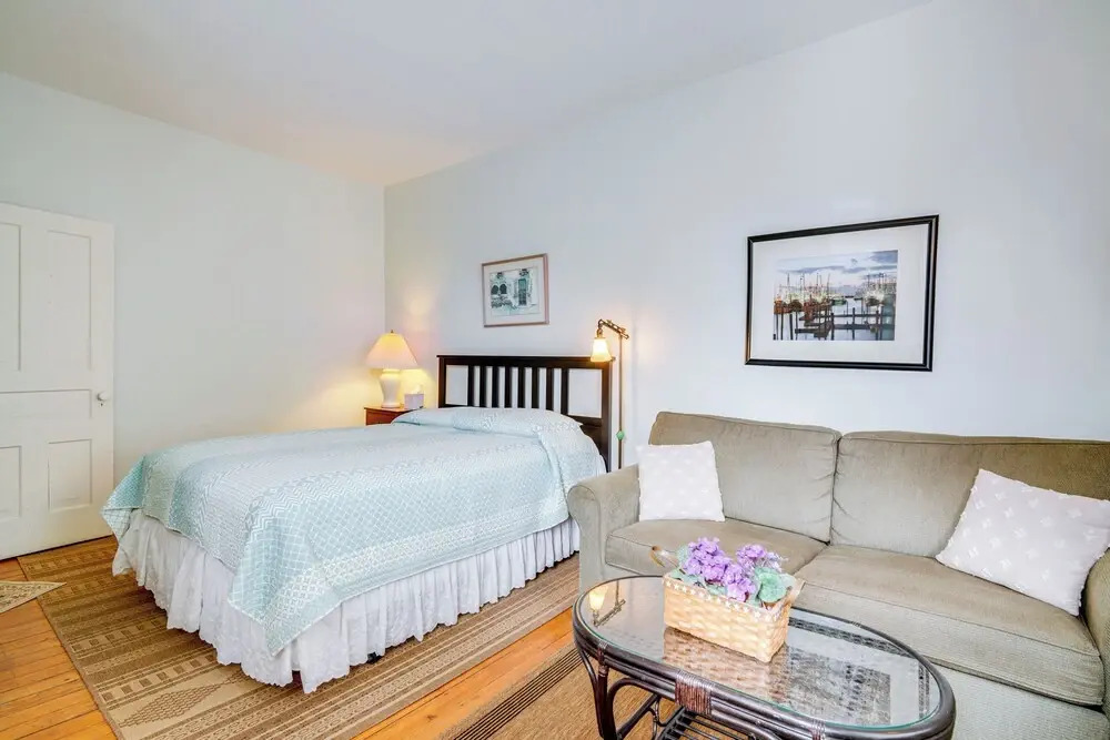 Walk to Beach: Cape May Home w/ Screened Patio!