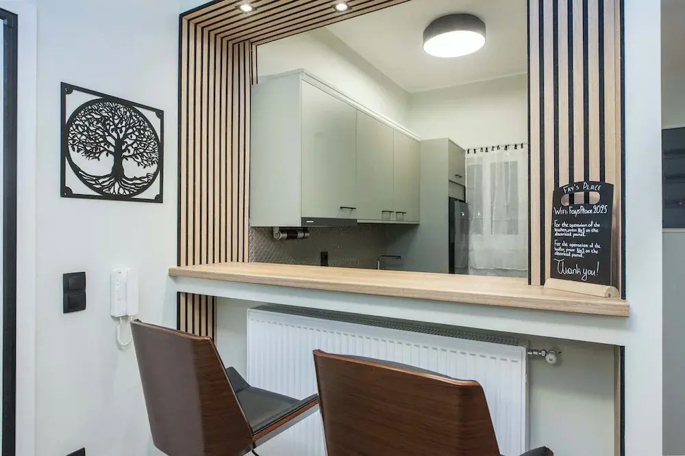 Fresh Modern 1 Bd Apt in Vibrant Patisia