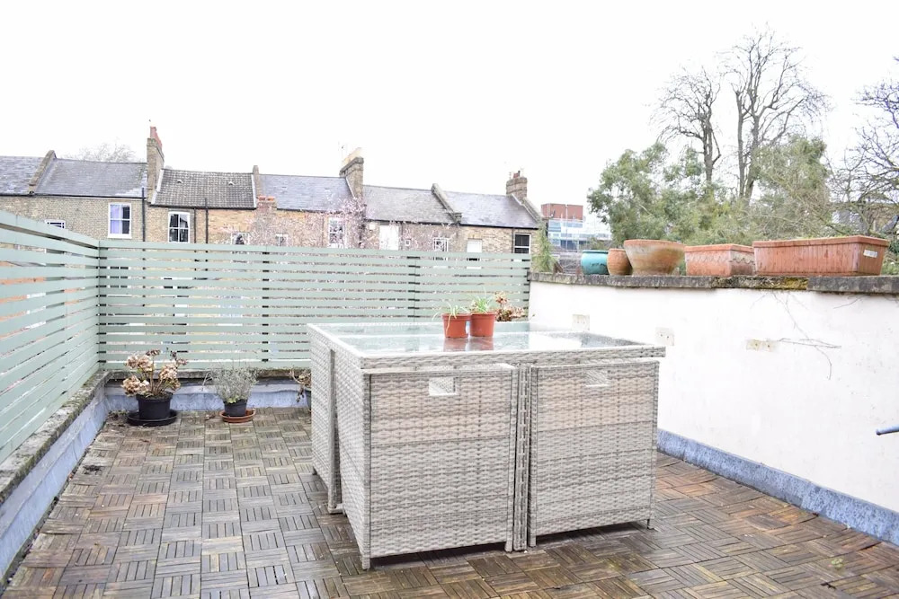 Quirky 1 Bedroom Flat in Highbury With Roof Terrace