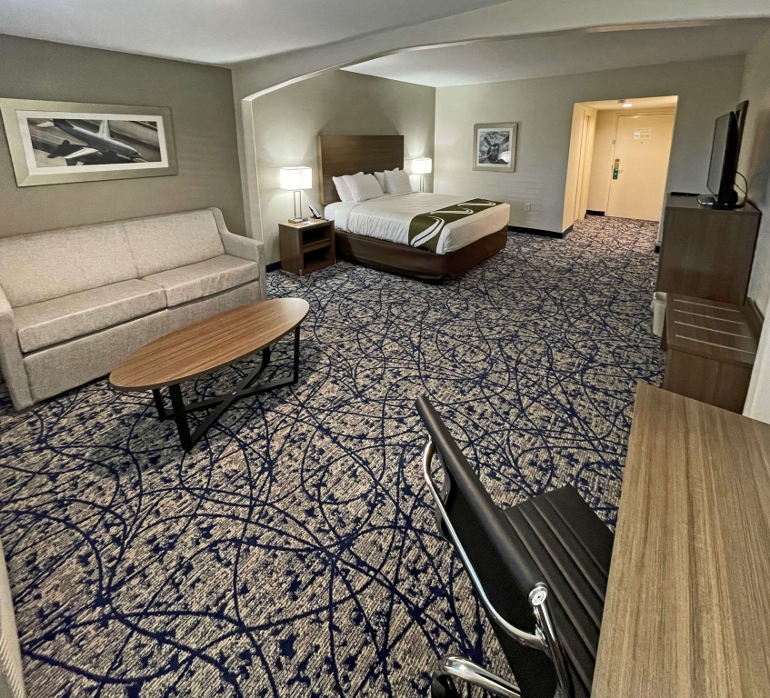 Quality Suites Houston Hobby Airport