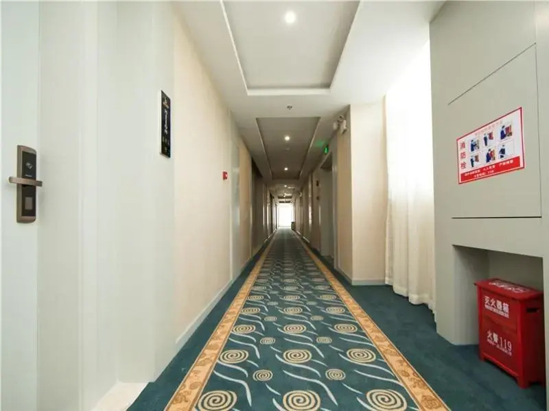 GreenTree Eastern Yibin Yijian Road New City Plaza Hotel