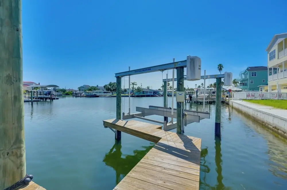 Steps to Dock & Sand! Waterfront Hudson Retreat