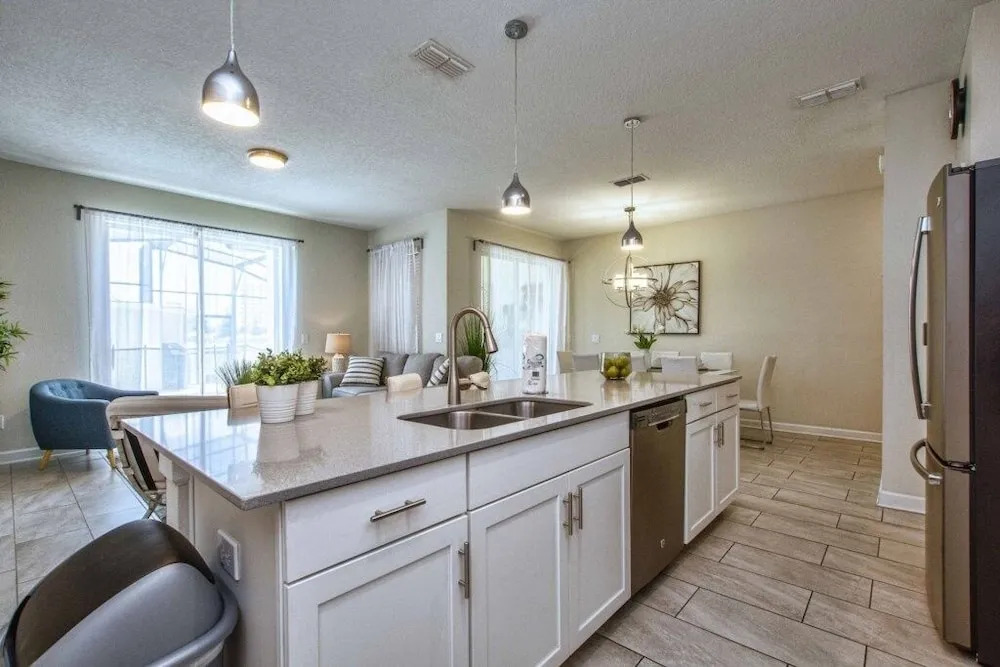 Modern Decor, Waterview W/splashpool, Bbq-1636str 4 Bedroom Townhouse by RedAwning
