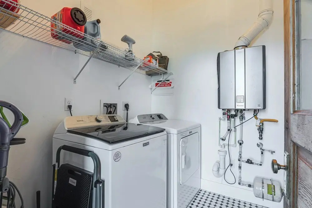 Florence Vacation Rental w/ Rooftop Deck!