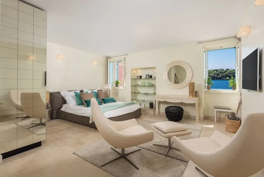 Natasha's Beachfront
