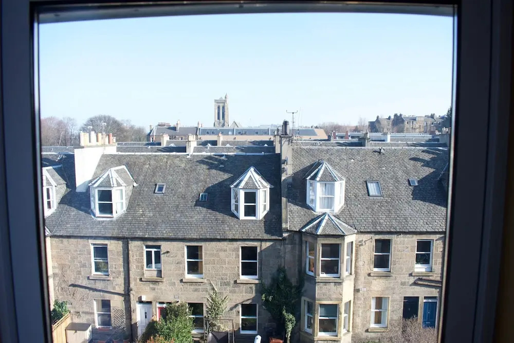 Newly Refurbished Edinburgh Apartment