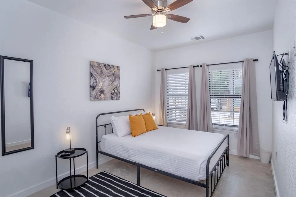 Brand NEW 4 Stylish 3BR Near Exciting Downtown