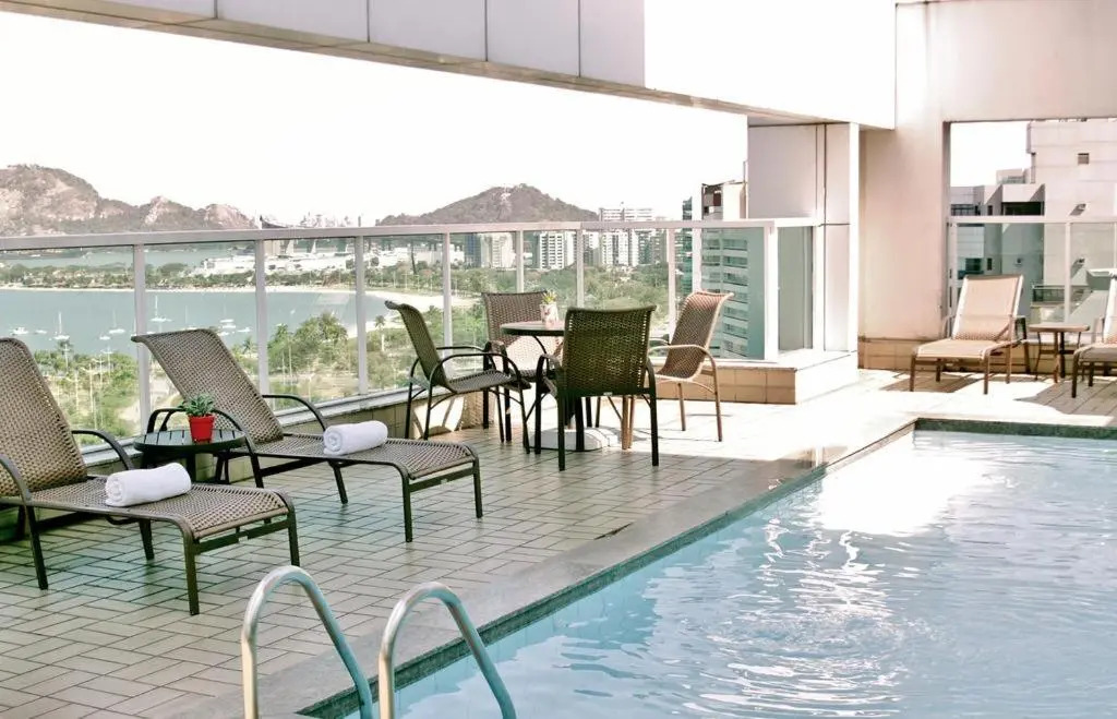 Bristol Praia do Canto Apart Hotel