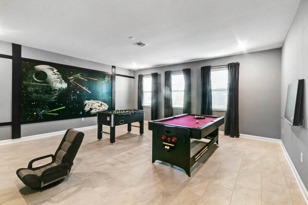 6 Bd 6 Ba Storey Lake 4528 Tb