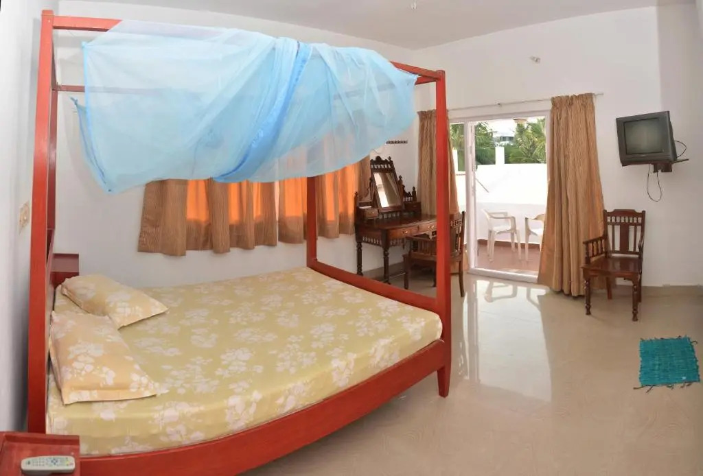 Daphne Hotel
