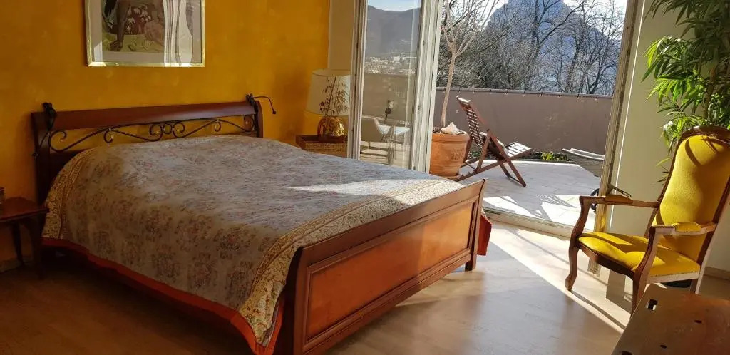 Sonniges Paradies mit Seeblick und Panoramaterrasse
