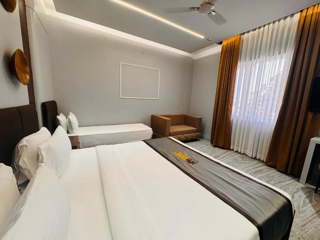 Hotel Mumbai House Pithampur