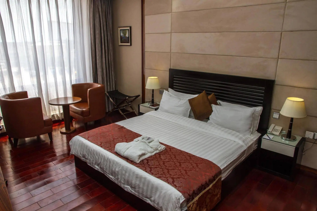Airport Golden Tulip Hotel