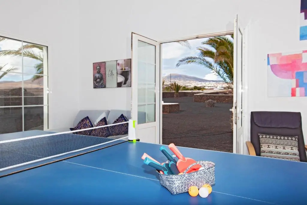 Villa Quiquere - great 4 bedroom Puerto Calero villa with heated pool hot-tub