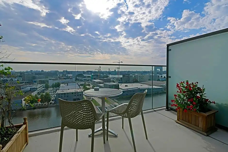 Black Jack Suites