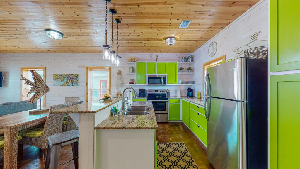 TC501 Townhome Close to Beach, Shared Pool