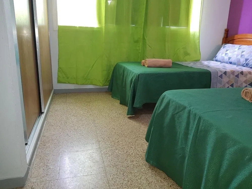 Low Cost Rooms Las Llaves 4