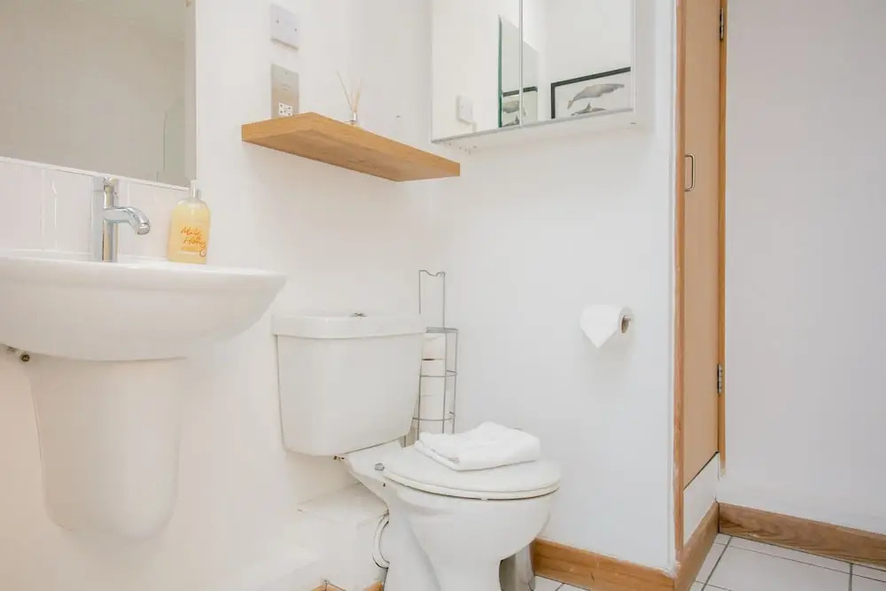 3 Bedroom Flat In East London