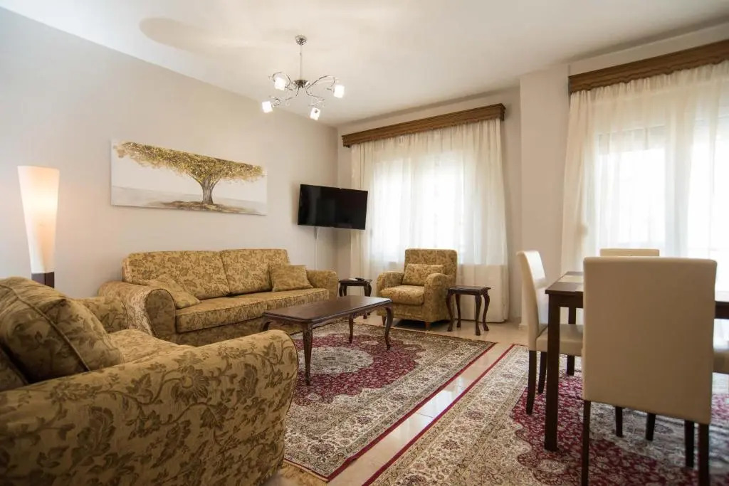 Friendly Flat 2